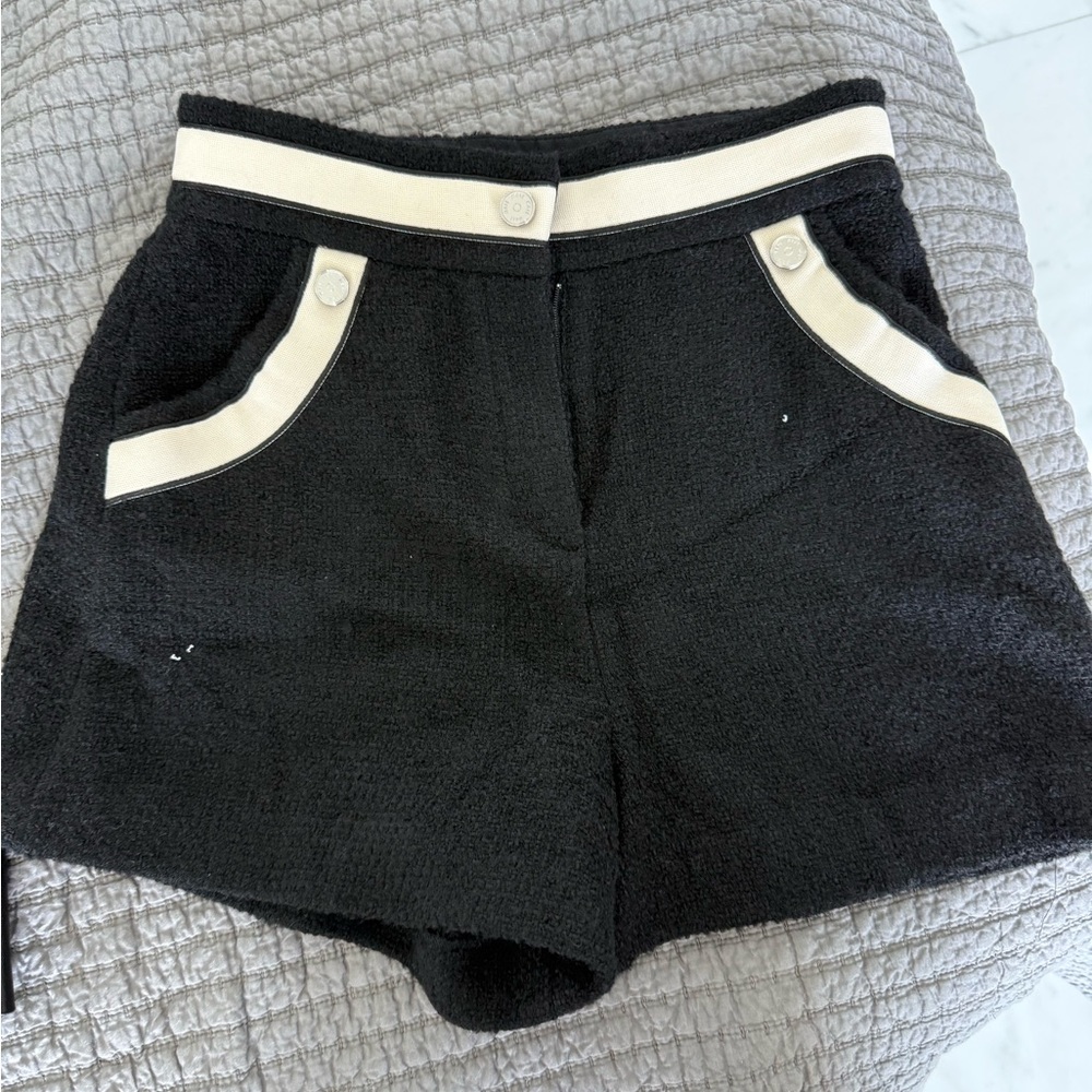 NWT - MAJE SHORTS SIZE 38 - US Medium